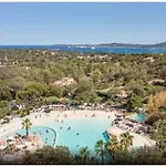 5 Pers Avec Piscines Dont Piscine A Vagues Proche Et Saint-tropez * 그리모