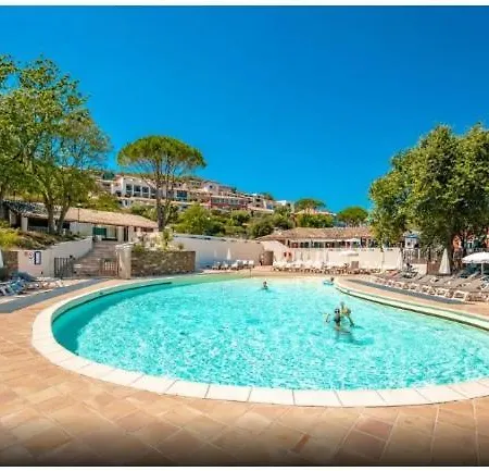 5 Pers Avec Piscines Dont Piscine A Vagues Proche Et Saint-tropez 度假居