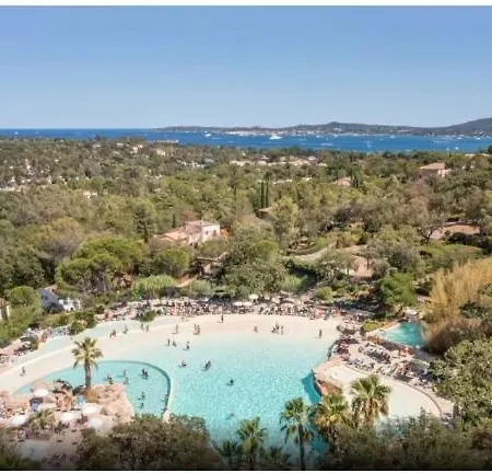 5 Pers Avec Piscines Dont Piscine A Vagues Proche Et Saint-tropez * 格里莫