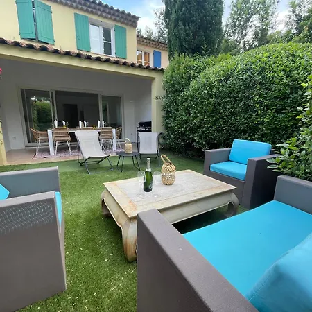 5 Pers Avec Piscines Dont Piscine A Vagues Proche Et Saint-tropez 度假居 *