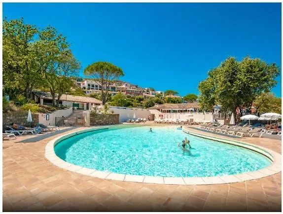 5 Pers Avec Piscines Dont Piscine A Vagues Proche Et Saint-tropez Tatil Evi