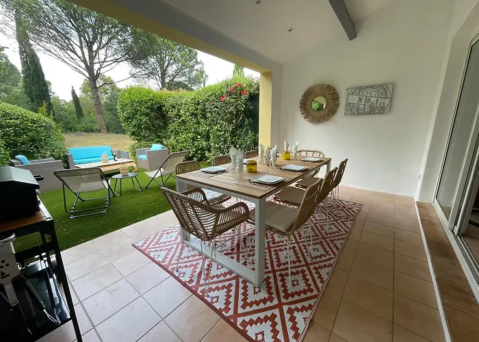 5 Pers Avec Piscines Dont Piscine A Vagues Proche Et Saint-tropez *