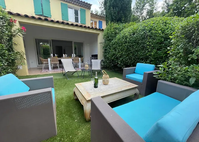 5 Pers Avec Piscines Dont Piscine A Vagues Proche Et Saint-tropez 度假居 *
