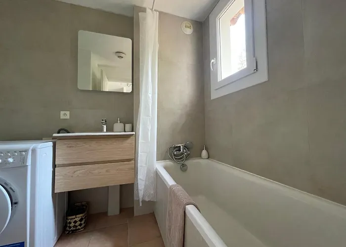 Tatil Evi 5 Pers Avec Piscines Dont Piscine A Vagues Proche Et Saint-tropez *